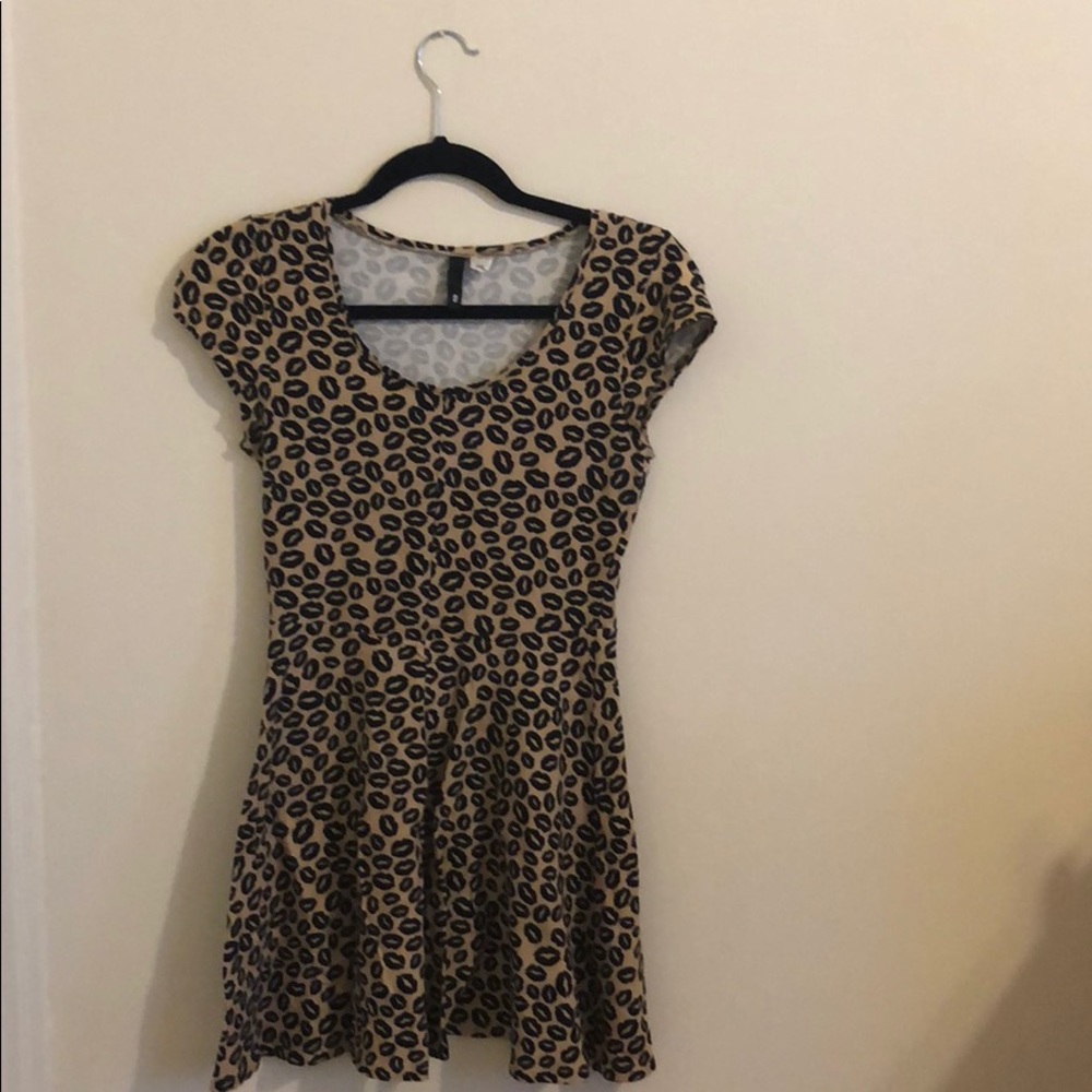 Comfy, night-out, leopard-like printed dress